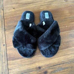 Old Navy Black Faux Fur Slippers